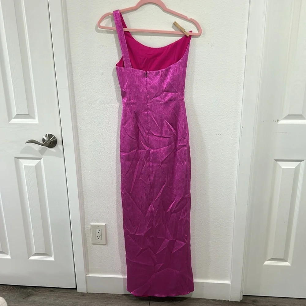 Black Halo Spice Gown, RTR - Picture 8 of 10